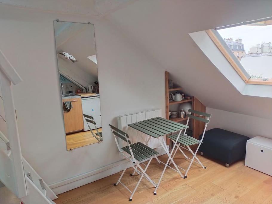 Apartment Sous Les Toits Et Mezzanine - *